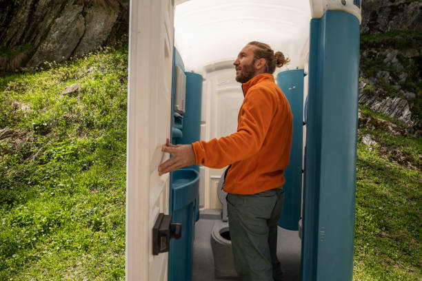 Best Portable toilet rental cost  in Wanakah, NY